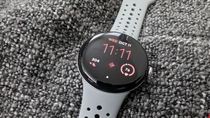 谷歌Pixel Watch 3智能手表表帶細節曝光：41mm有10種、45mm有6種