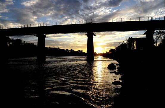 吉安安福县：霞映泸水美如画