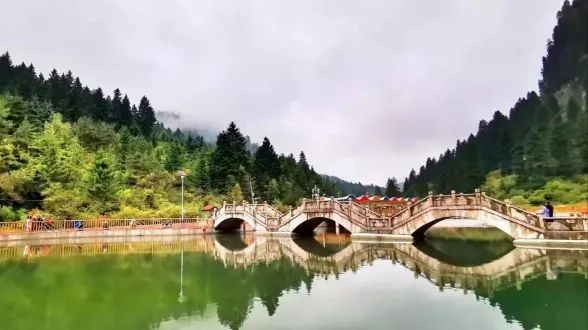 和政县松鸣岩