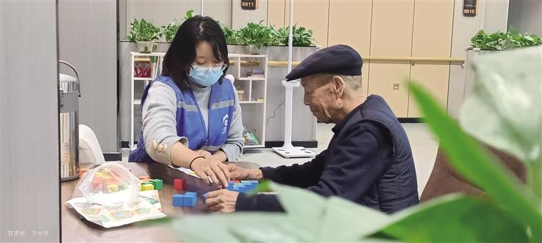 娱乐休闲　周栋楠　摄