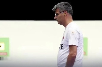 土耳其大叔单手插兜拿下银牌，人生格言：双手插兜，成功不会降临