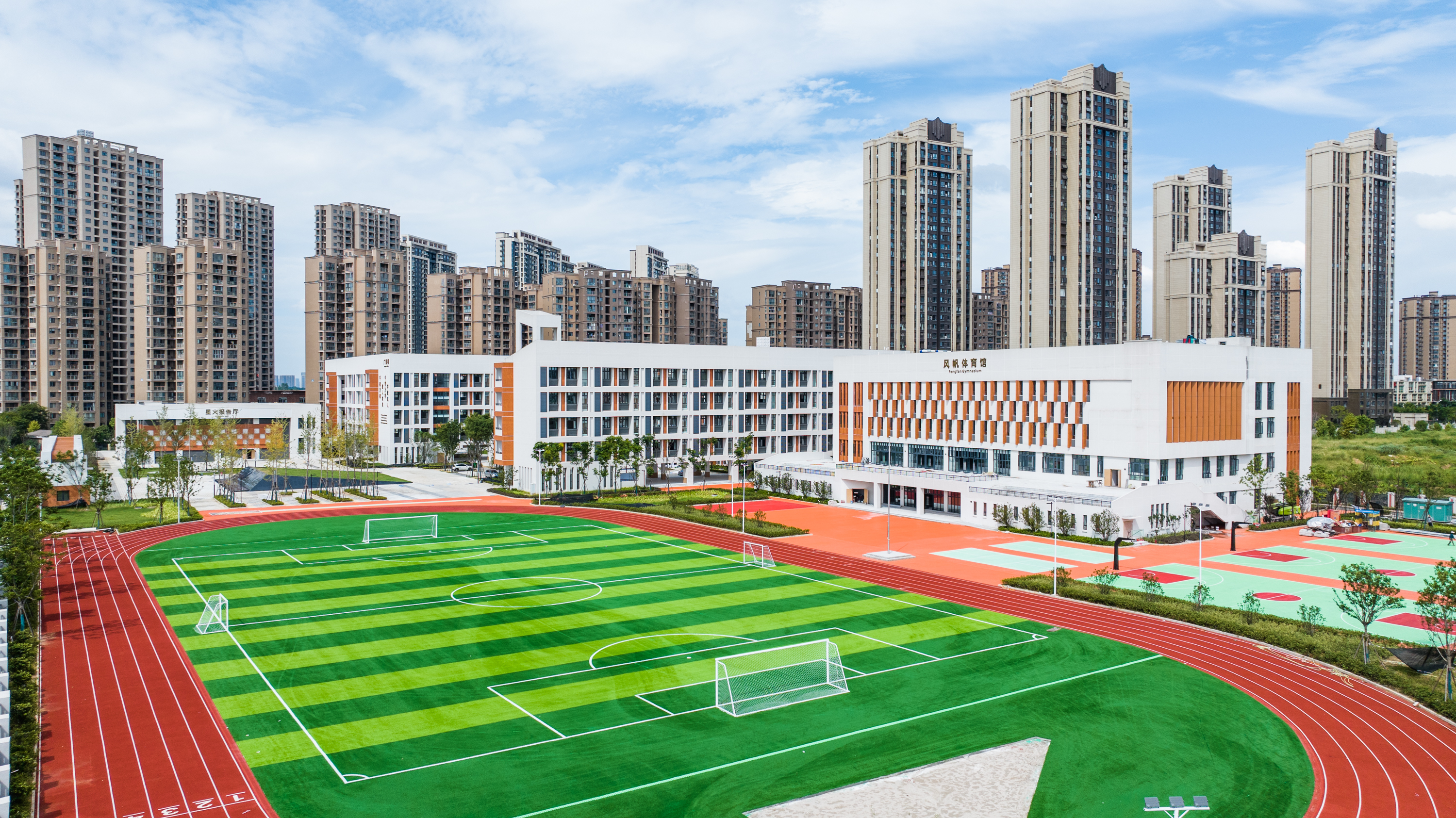 武汉外国语学校“落子”军山新城