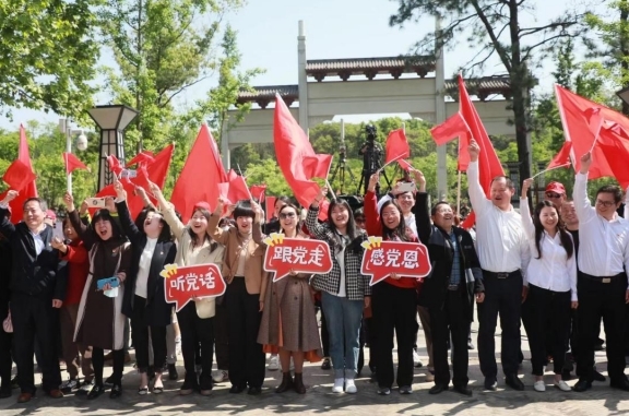 江夏区总工会: 创新思政课形式  “沉浸式+互动式”心贴心交流