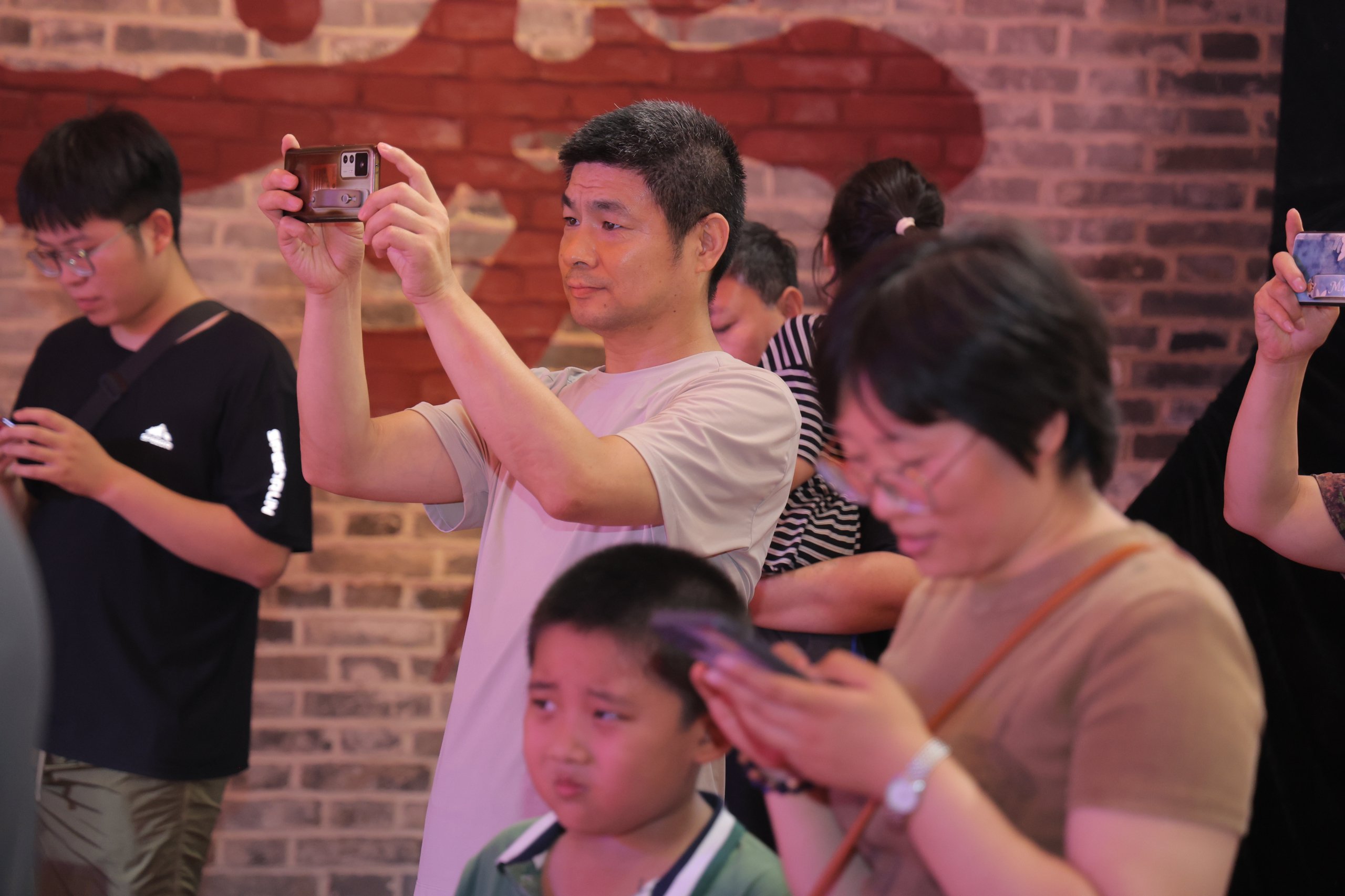 “璀璨启幕,繁华再现——石家庄燕春大集开业盛典,共绘商业新蓝图”