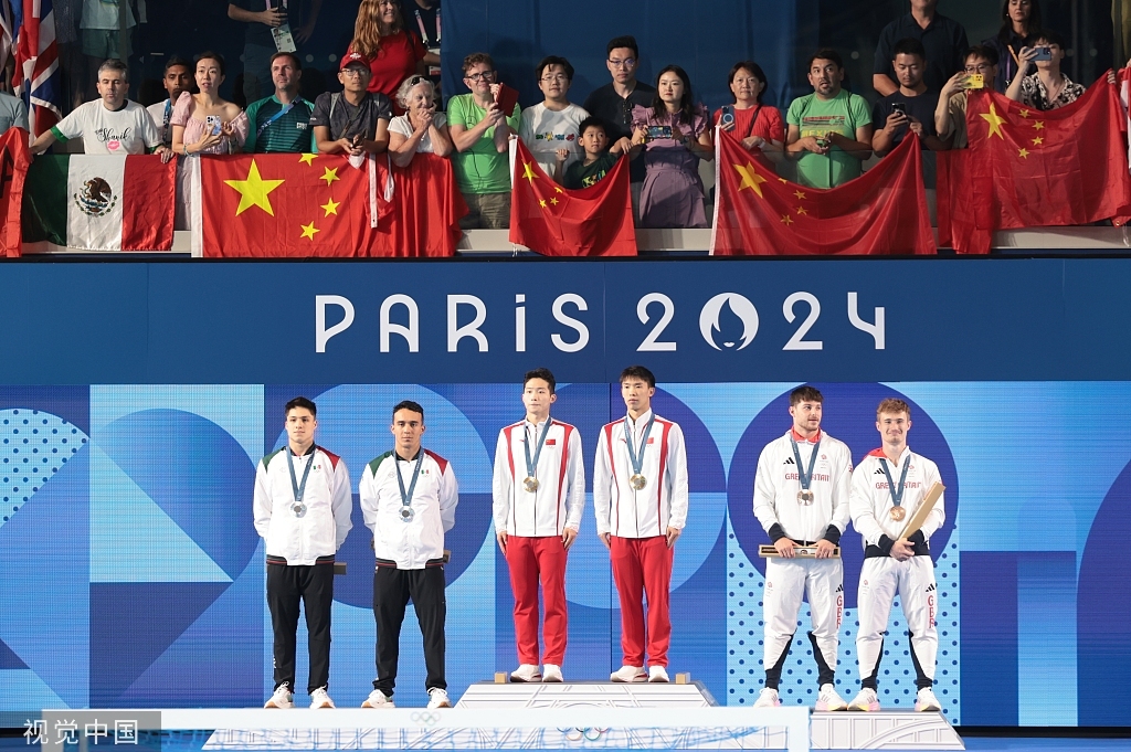 2024巴黎奥运会王宗源与龙道一夺得男子双人3米板金牌。