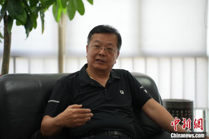 图为柏兆公司总经理陈志诚接受中新网记者采访。吴敏 摄