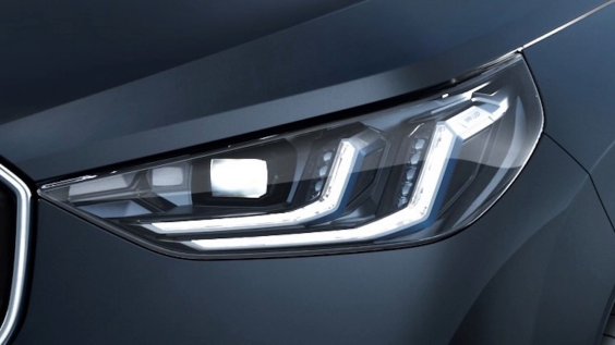 宝马全新BMW X3长轴距版亮相，采用分体式BMW环形光耀格栅