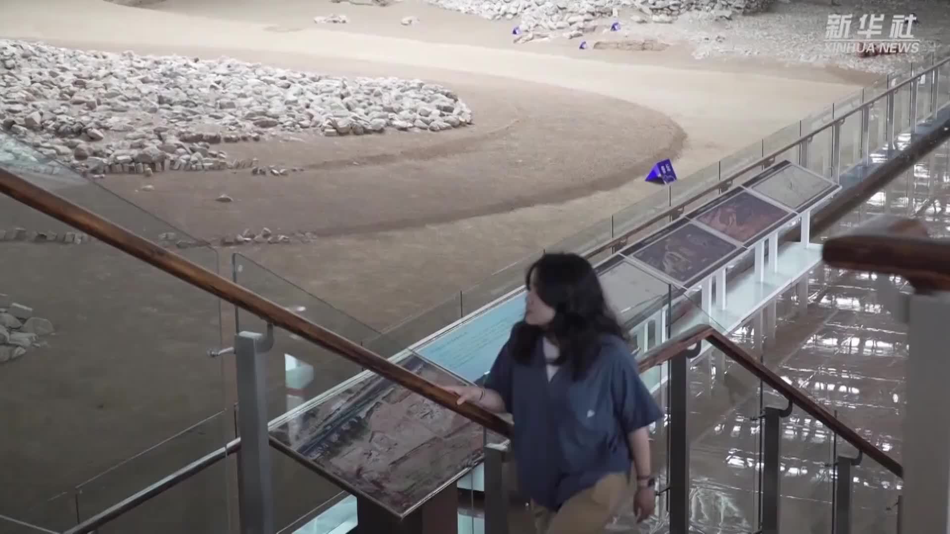 在牛河梁遗址感受红山文化魅力