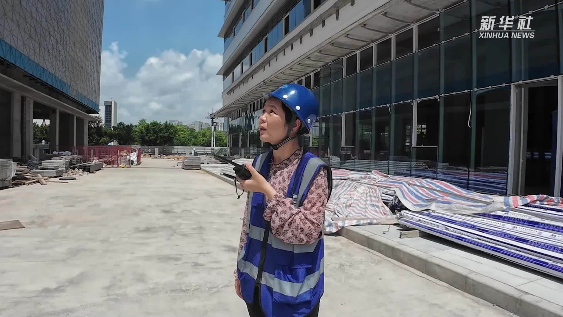 工地上的塔吊夫妻