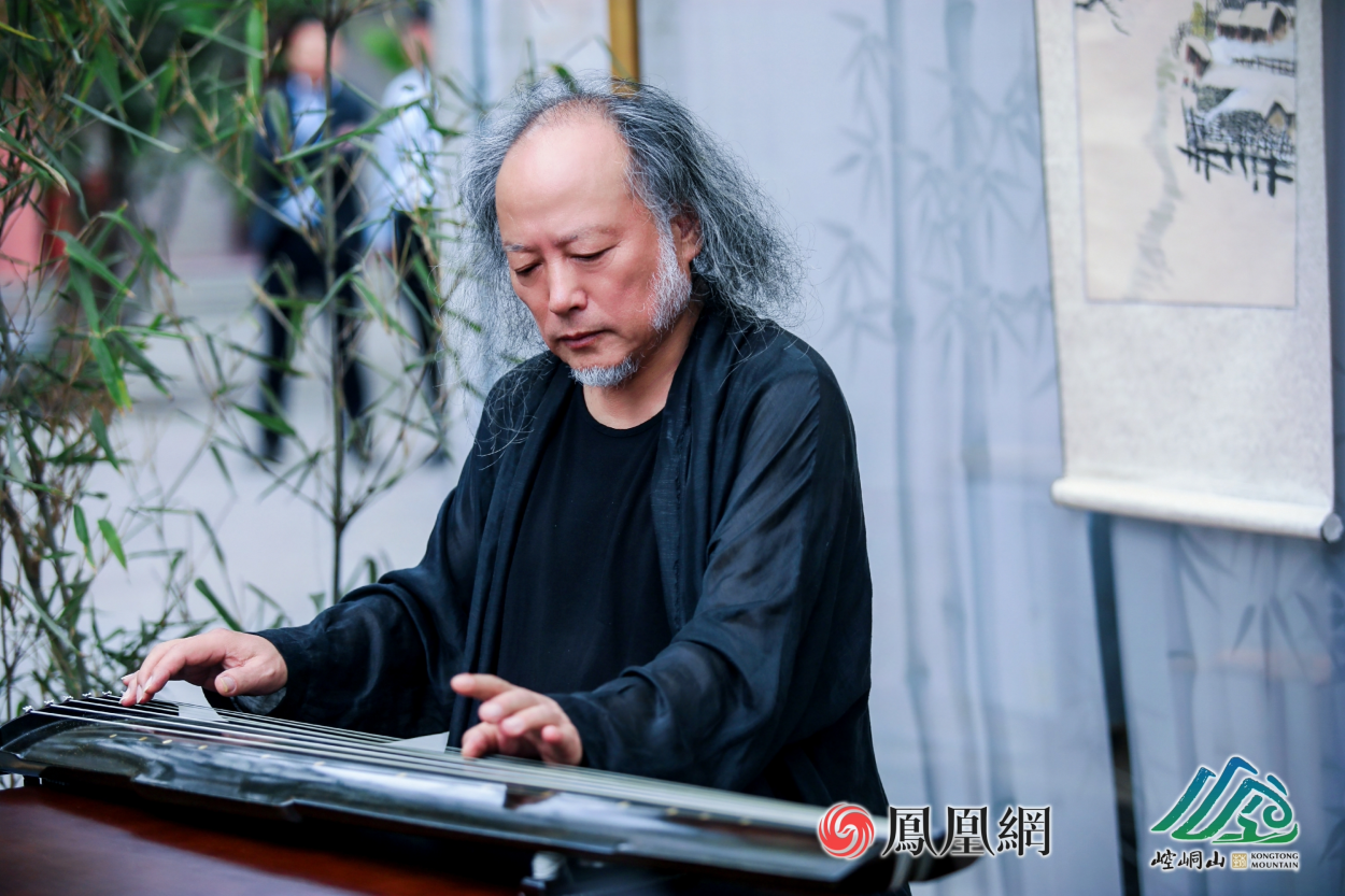 著名古琴家、钧天坊创始人王鹏现场演奏古琴名曲