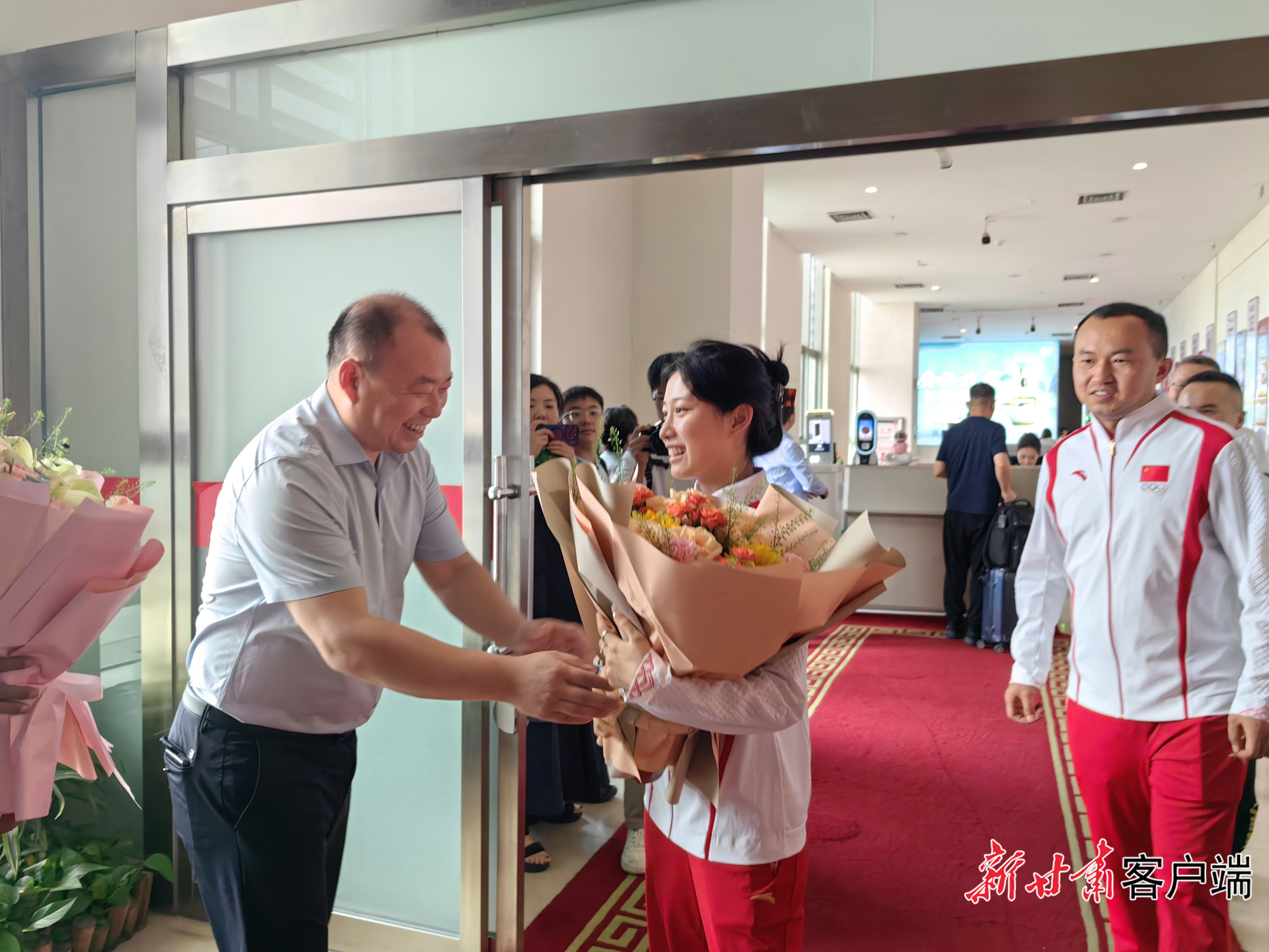 欢迎李雪回家　新甘肃&middot;甘肃日报记者　何佳睿　摄