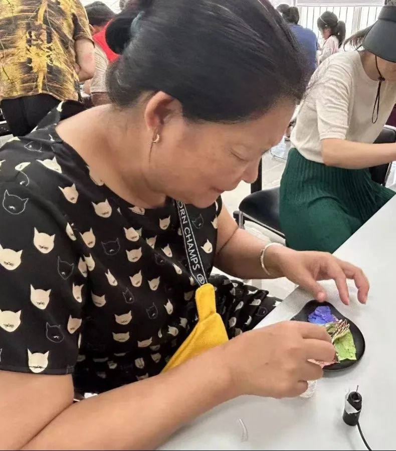 乐鱼：【文化金家岭】螺钿胸针手作共赏非遗之美(图3)