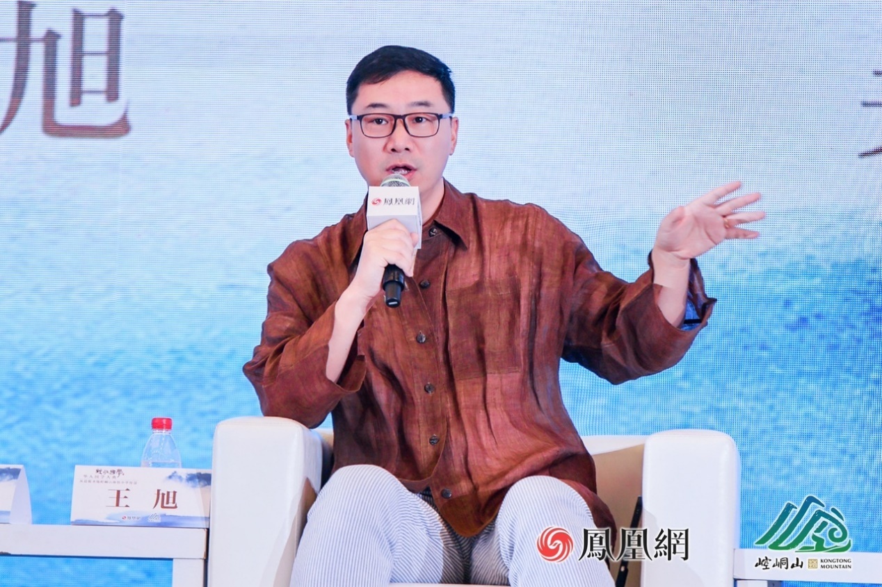 海南国际文创周创始人、SMART度假产业专家委员会秘书长、清华大学文创院文旅研究中心执行主任、博鳌文创院执行副院长王旭在跨界对话时发言。