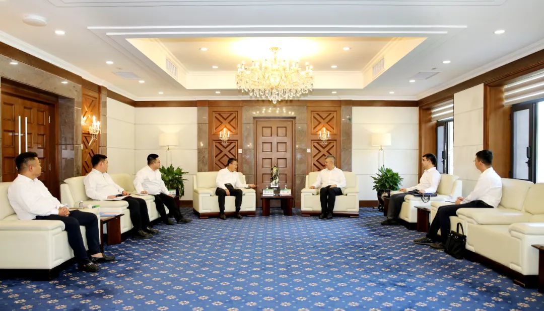 金川集团与中国五矿中冶天工集团开展座谈交流　张俊成　摄