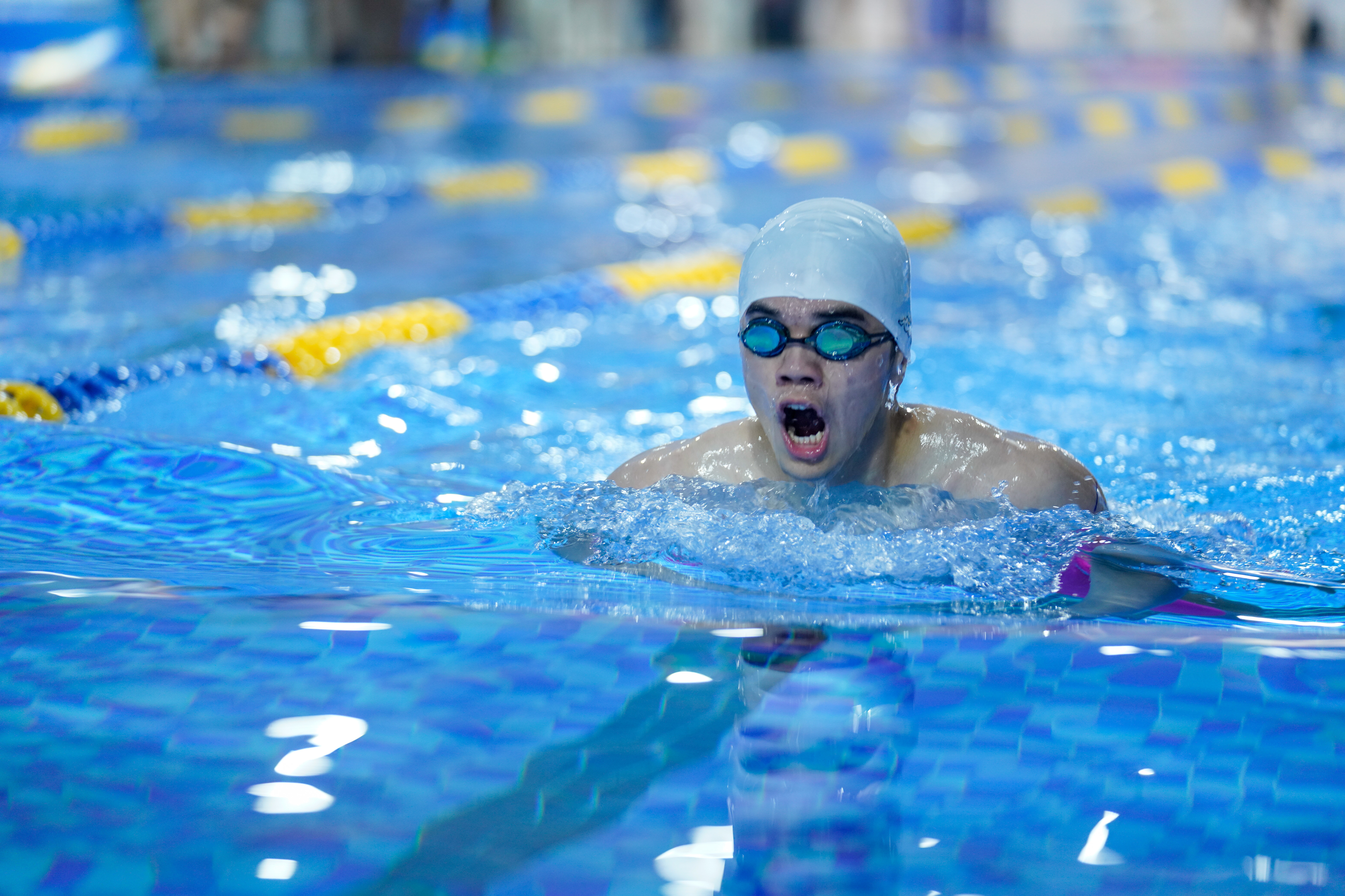 铜陵市郊区：这个夏天 这场业主游泳比赛很燃！
