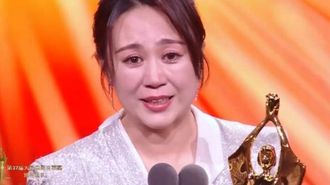 百花奖成“照妖镜”，赵丽颖、朱一龙拿奖后，破防人算是照明白了