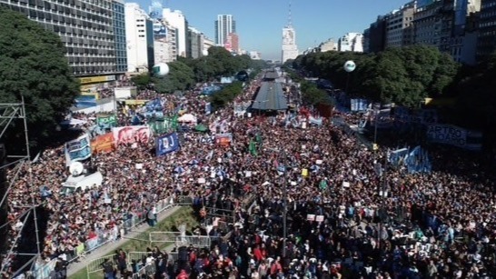 800万人口面临饥饿！阿根廷爆发大规模示威活动，总统被批“不作为”