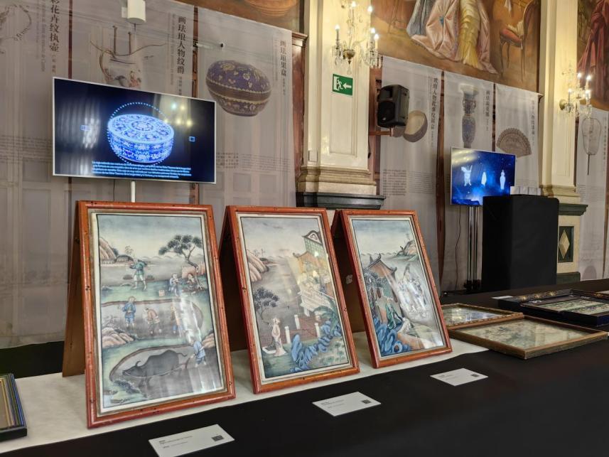 除了静态展示外，本次巡展进行了VR、AR虚拟互动，优美动听的旋律和沉浸式体验，给西班牙民众带来明清时期海上丝绸之路经济文化交流全方位的立体感受，获得连连喝彩。