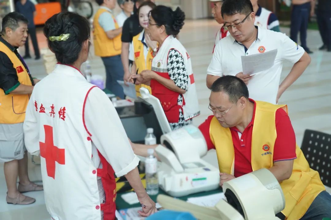 温馨工程 红色行动 中国狮子联会青岛代表处助力无偿献血
