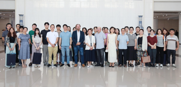 香港大学牙医学院暑期社会实践团到南昌大学二附院参观交流