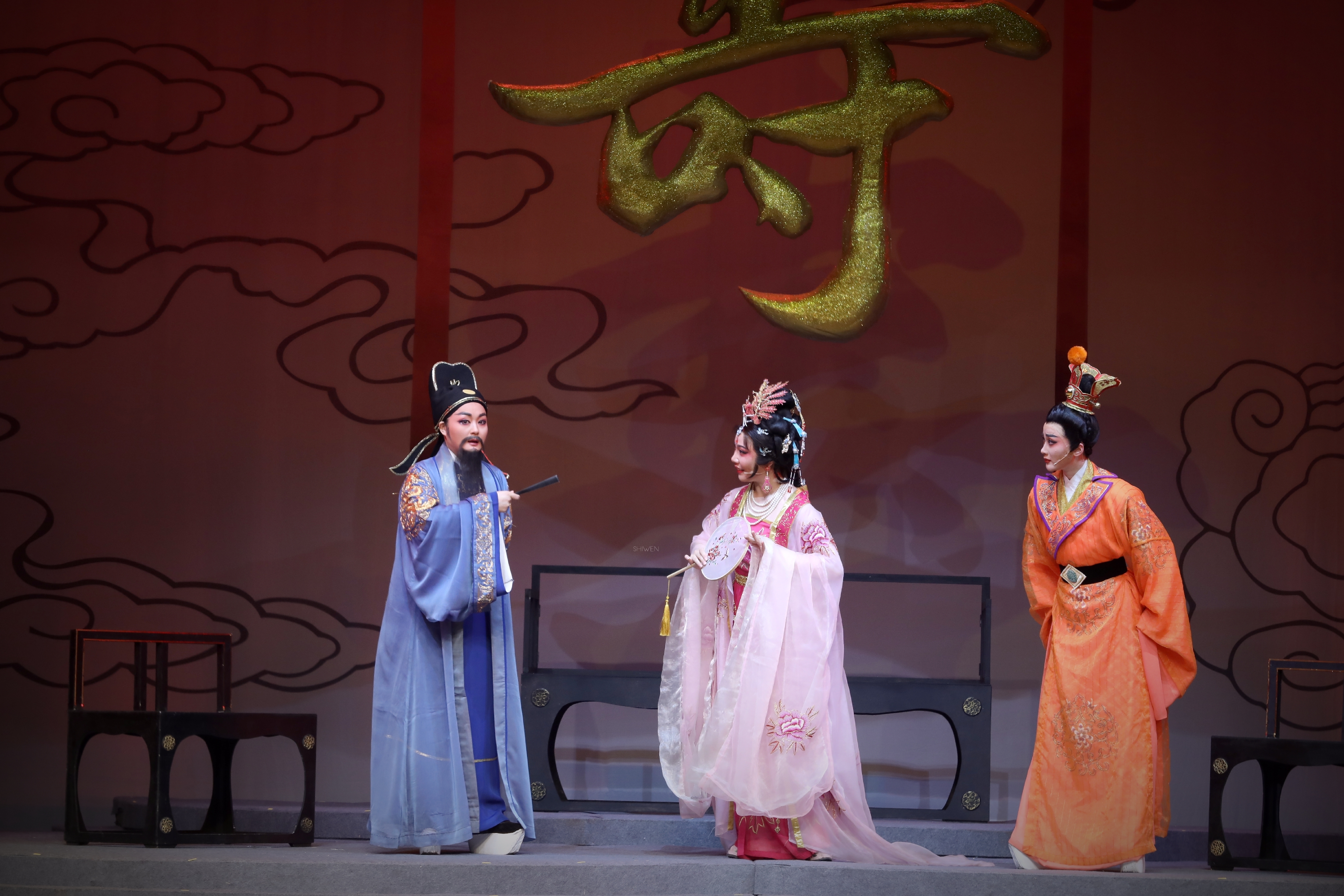 青春力量演绎经典传奇 传承版越剧《荣华梦》成功首演