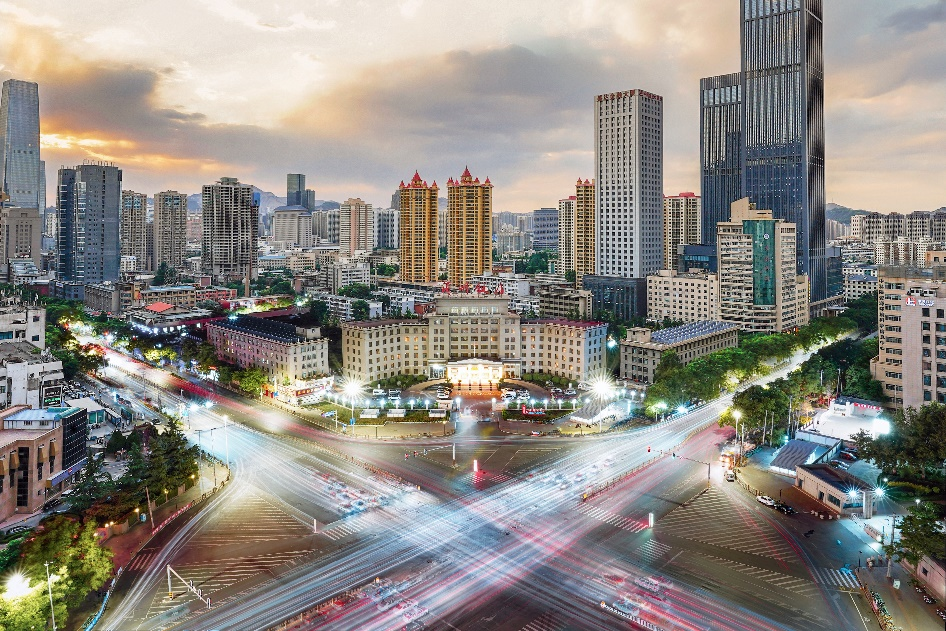 兰州盘旋路十字路口日落