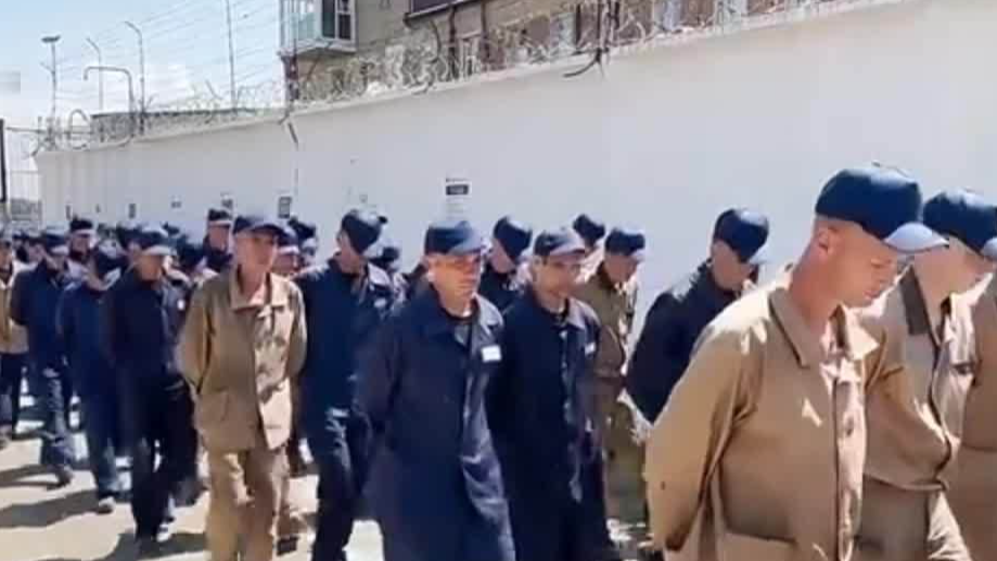 乌方屡涉虐待战俘质疑，凤凰记者探访乌战俘营