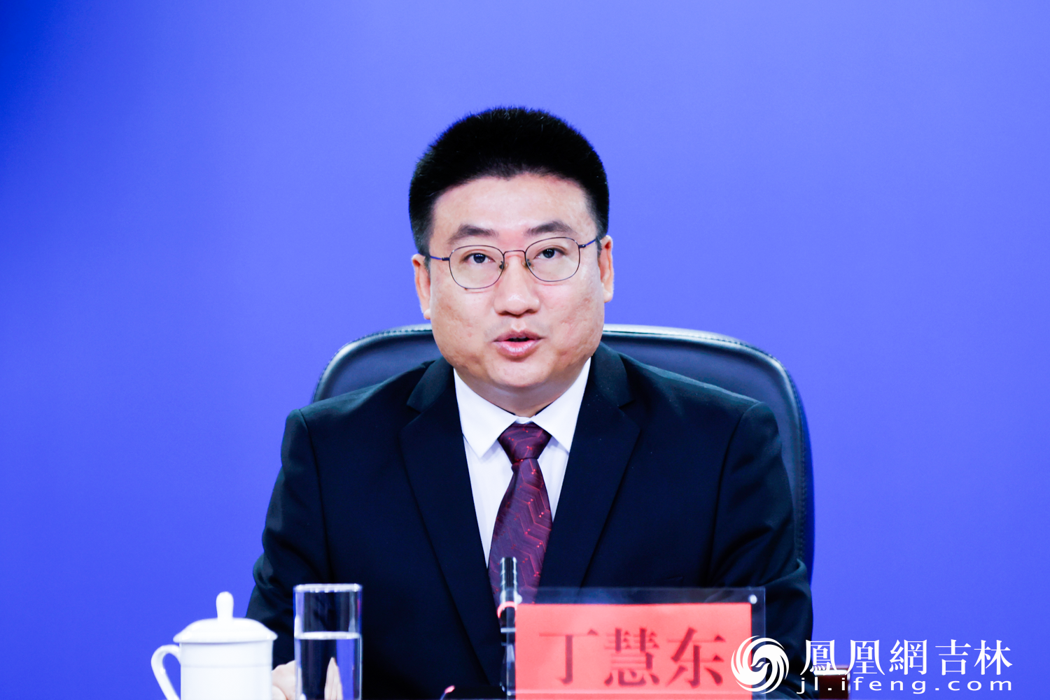 长春市净月高新区党工委副书记、管委会主任，第十九届中国长春电影节执委会副主任丁慧东介绍相关情况。