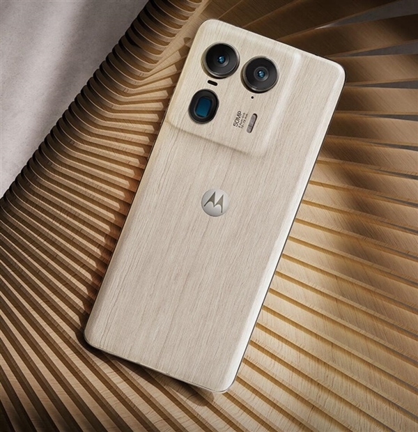 联思moto X50 Ultra AI元启版晓喻免费升杯：16+1TB仅4299元