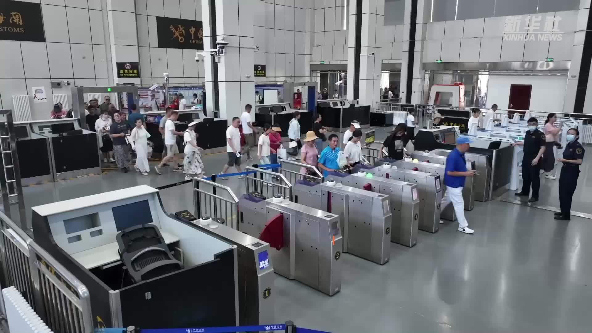 中哈霍尔果斯国际边境合作中心进出人员突破400万人次