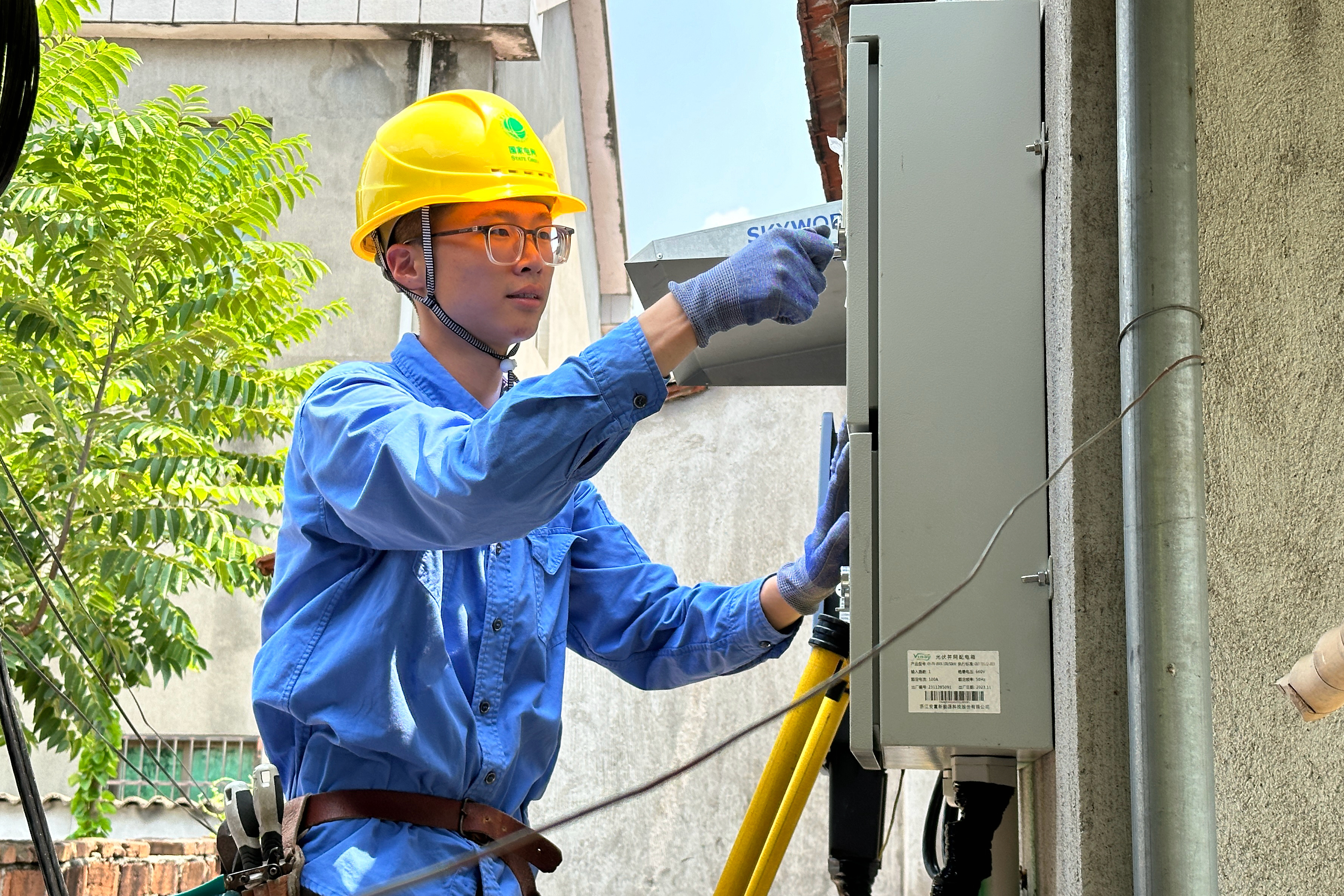 挥汗送上及时电 国网余姚市供电公司高效服务获点赞