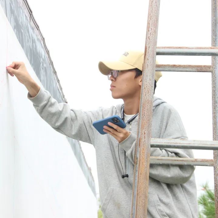 艺术学院22级视觉传达设计　张家峥