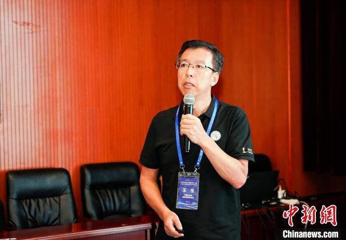 中国科学院高能所副所长、中国散裂中子源二期工程总指挥王生在年会上致辞　中国科学院高能所/供图