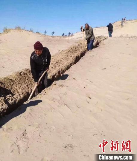 治理之前的白沙尖。(资料图)吉林省林业和草原局供图