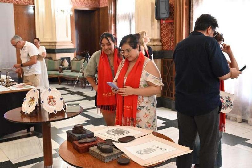 风启海丝|“续启华章”广州十三行工艺美术作品国外巡展（西班牙站）隆重开幕