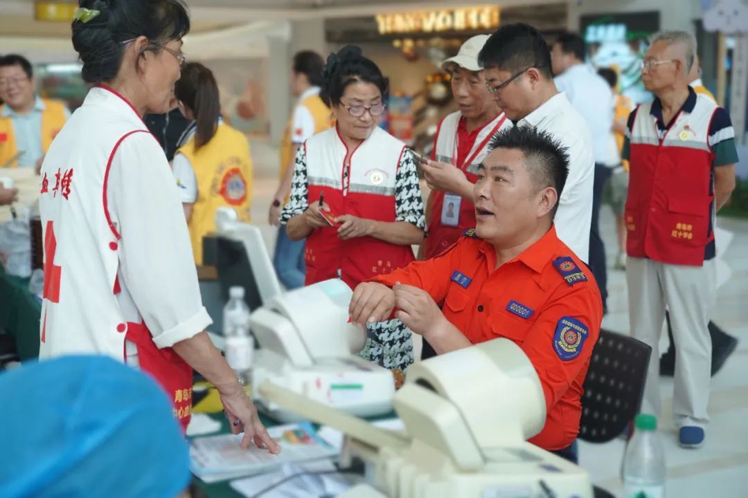 温馨工程 红色行动 中国狮子联会青岛代表处助力无偿献血