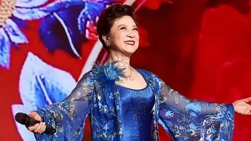 王骁的母亲王馥荔，26岁被誉影坛“第一嫂”，抽烟毁嗓只为拍好戏封面图