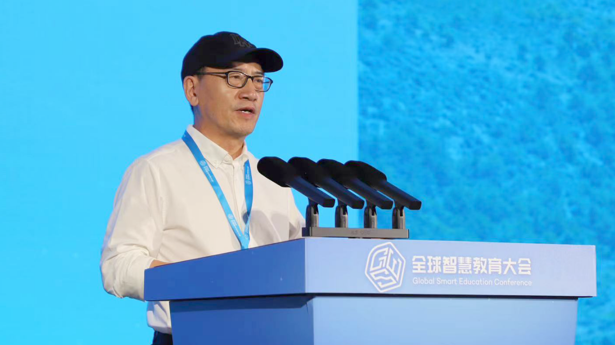 海亮科技集团首席专家郑敏峰发表主旨演讲