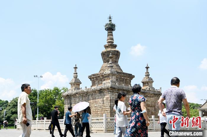 昆明官渡古镇迎暑期旅游激越