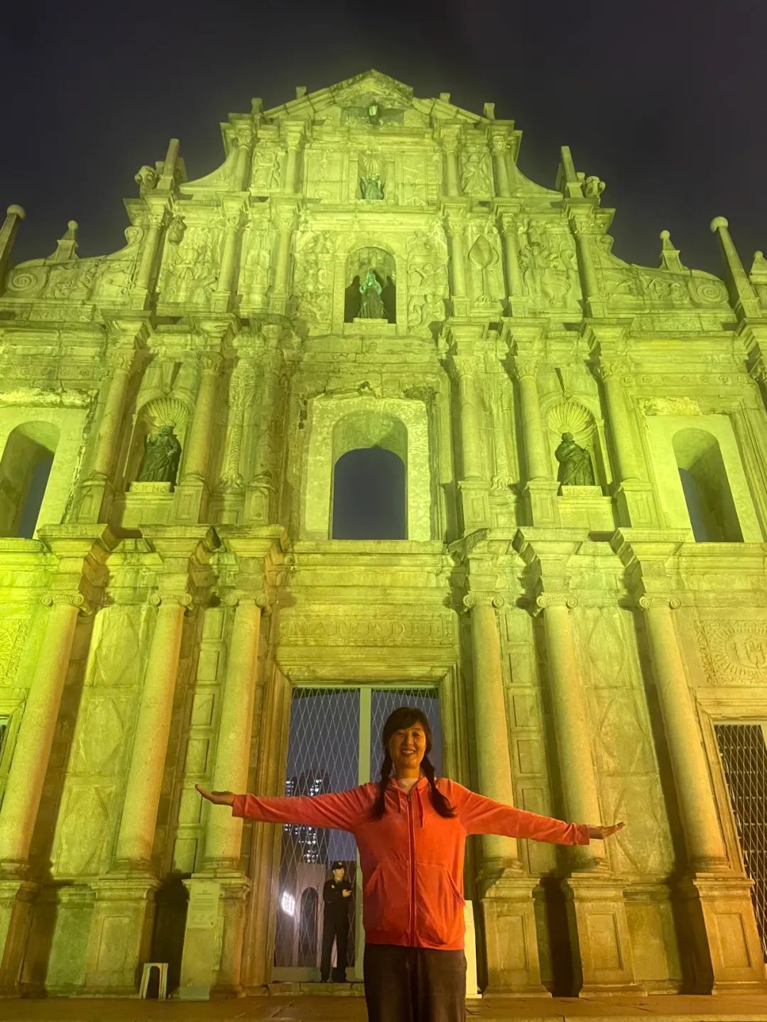 梦雨参加澳门文学节留影