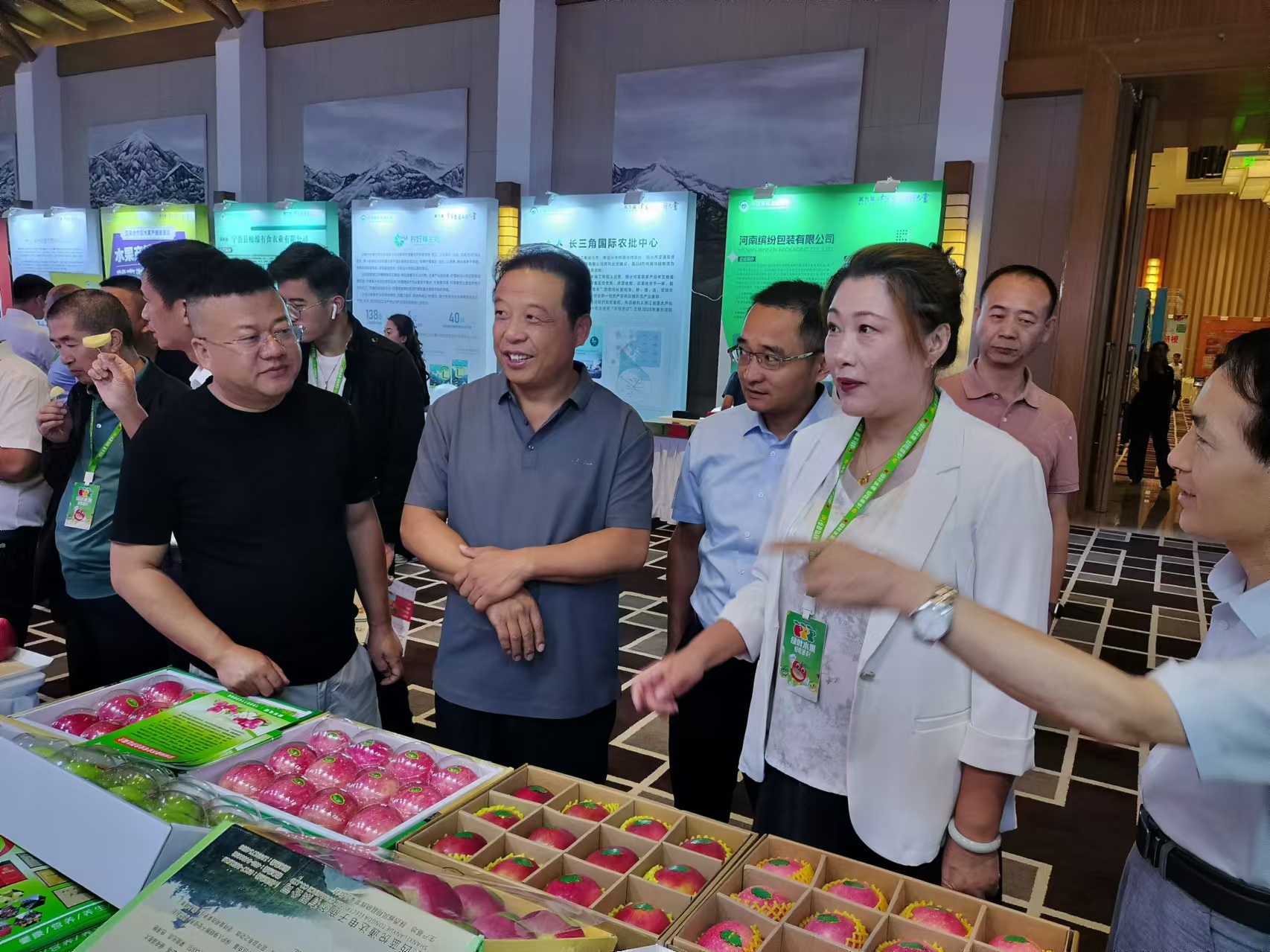 宝鸡果品亮相第九届中国果业品牌大会