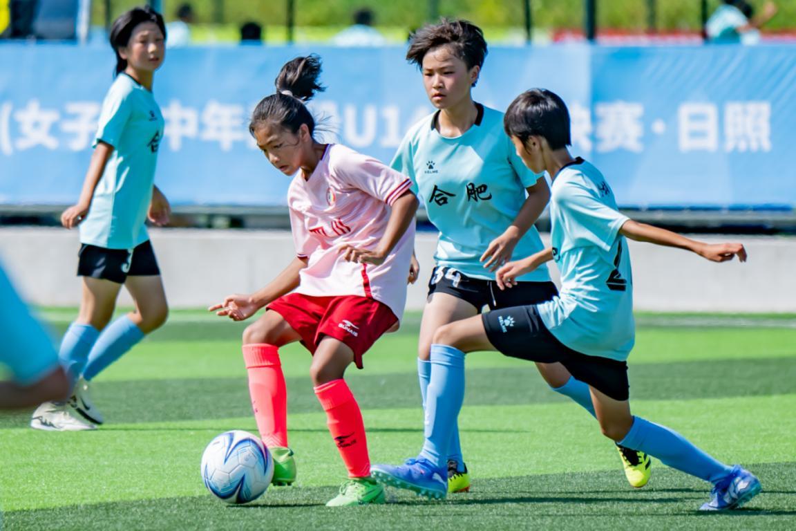 8月18日，中国青少年足球联赛女子U14组全国总决赛在日照开赛。刘晶 摄