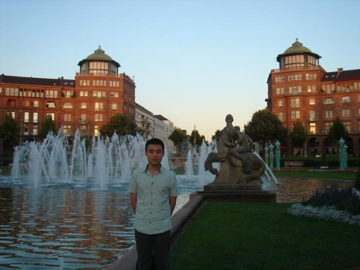 陶勇在德国曼海姆的喷泉广场 受访者供图