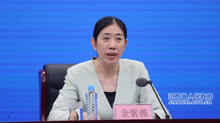 省体育局党组成员、副局长金紫薇（文颖 摄）