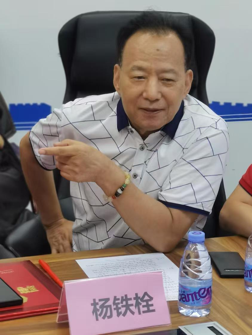 图说:研讨会上杨铁栓专家发言。刘延春/摄影