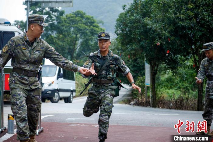 广西武警河池支队图片