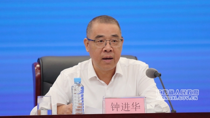 省体育局宣传教育法规处处长钟进华（文颖 摄）