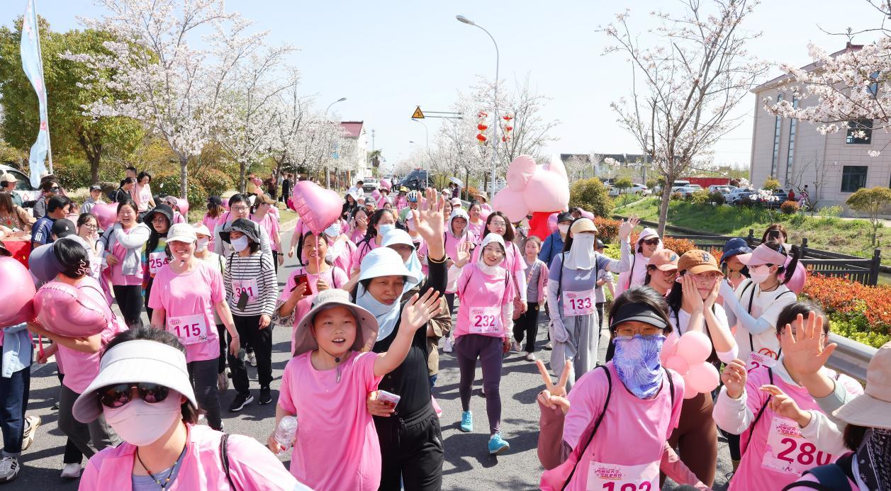 靖江市“乡旅体育嘉年华”2024年第三届粉红跑活动。朱其摄