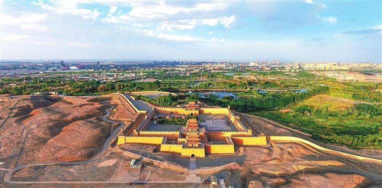 嘉峪关关城　新甘肃&middot;甘肃日报通讯员　毛富