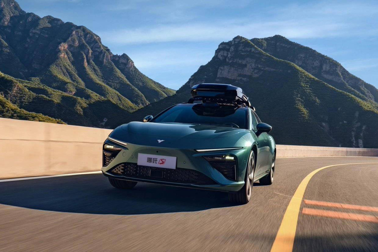 哪吒S猎装上市 纯电+增程可选/售价15.99万元起